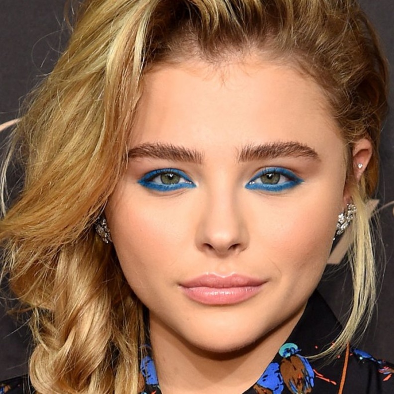 طريقة رسم الآيلاينر الأزرق لخروجات عيد الأضحى 2019