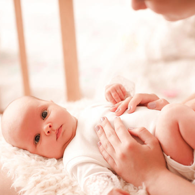 أسباب الغازات عند الرضع وطرق علاجها