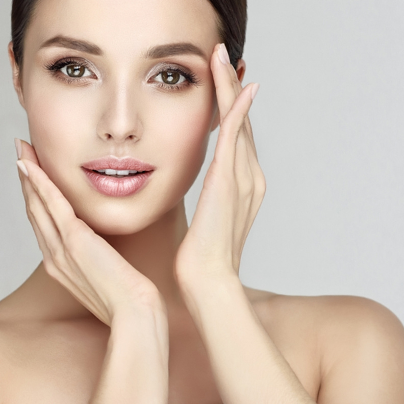  من الضروري أن ترطبي عينيك بالطريقة الصحيحة