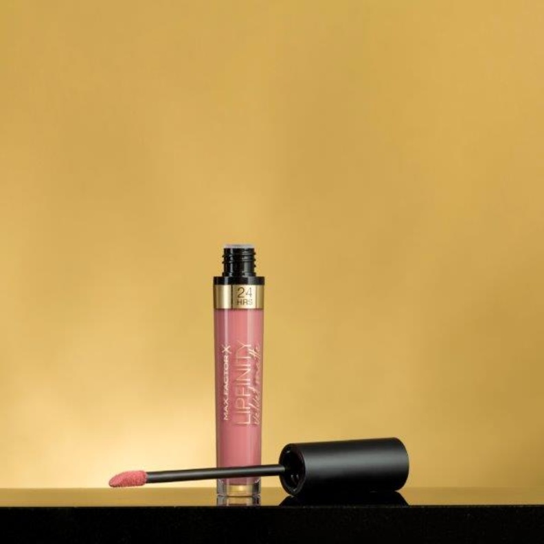  أحمر الشفاه السائل Lipfinity Velvet Matte