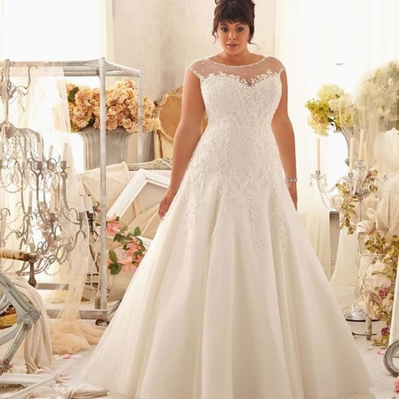 فستان مفتوح الظهر من maggie sottero