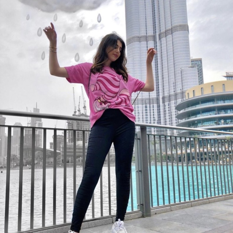 اختارت ماريتا الحلاني فستان بتصميم عصري