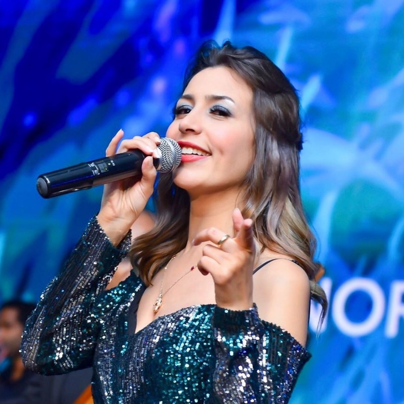 الفنانة جنات تستعيد نشاطاتها الفنية