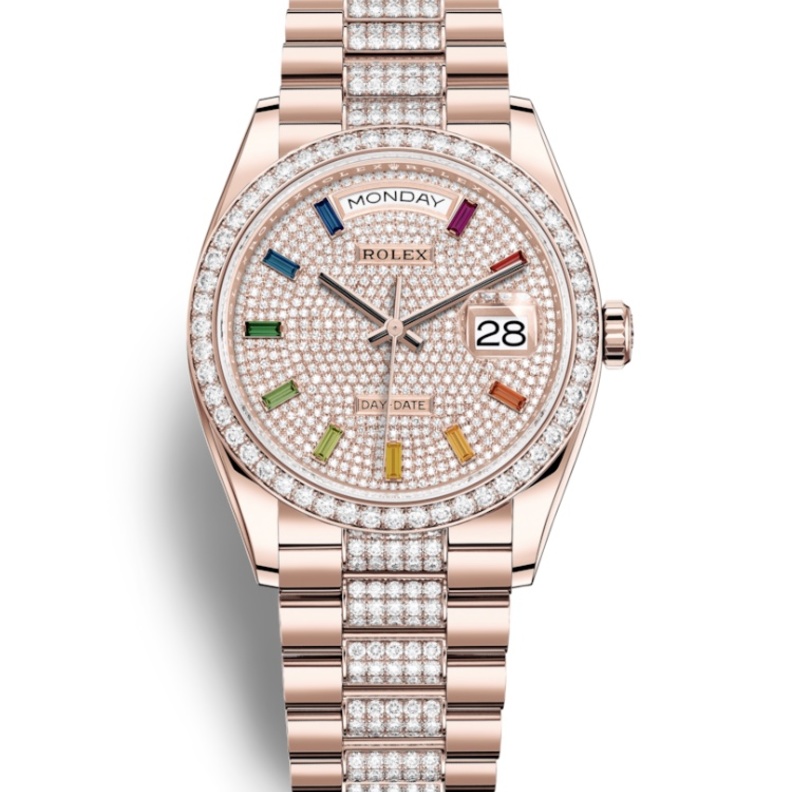  ساعة فاخرة تصميم مينا مميز مزين بالزفير الوردي وسير جلد التمساح من Dior