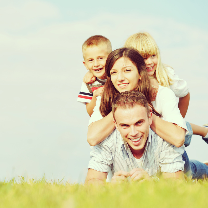 كيف تحسن الأم علاقة أبنائها بوالدهم 