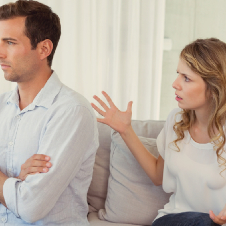 علامات تدل على سيطرة الزوجة على الزوج وشعوره بالإختناق