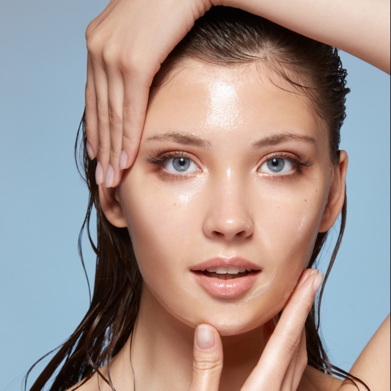 استخدمي ماسك بياض البيض والنشا لفوائد عدة للبشرة.