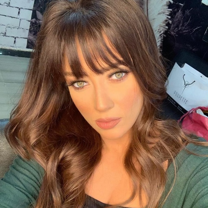 رضوى الشربيني تفاجئ الجمهور بالظهور عليهم بـ نيو لوك