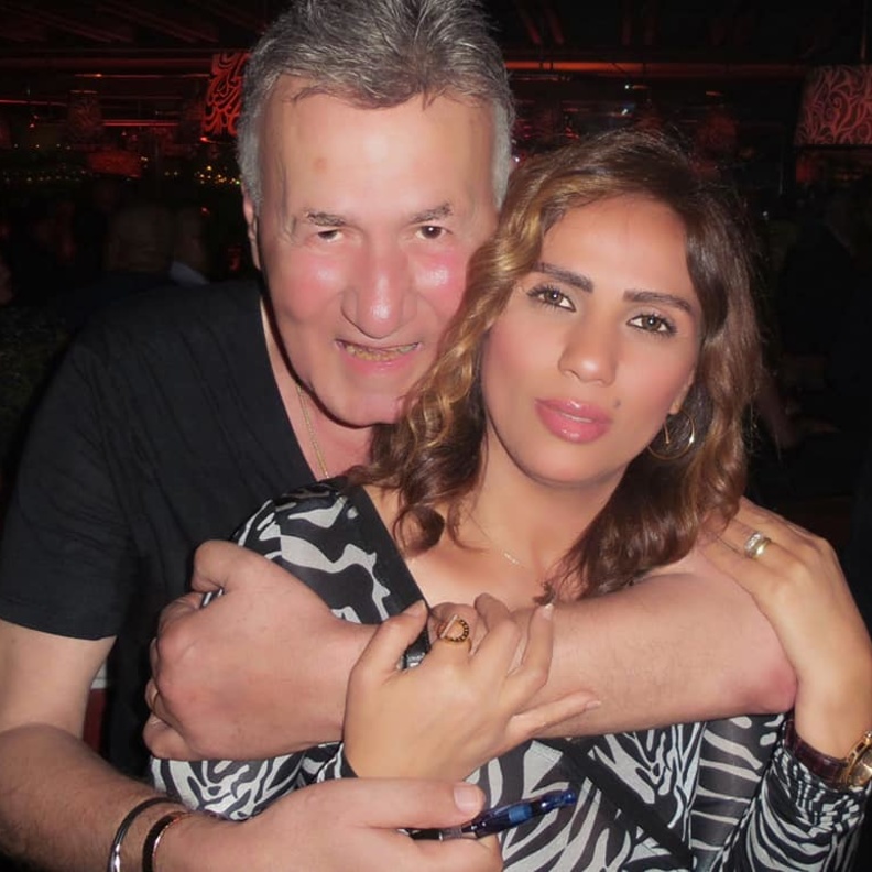 زوجة الراحل عزت ابو عوف تستعيد ذكرياتها معه