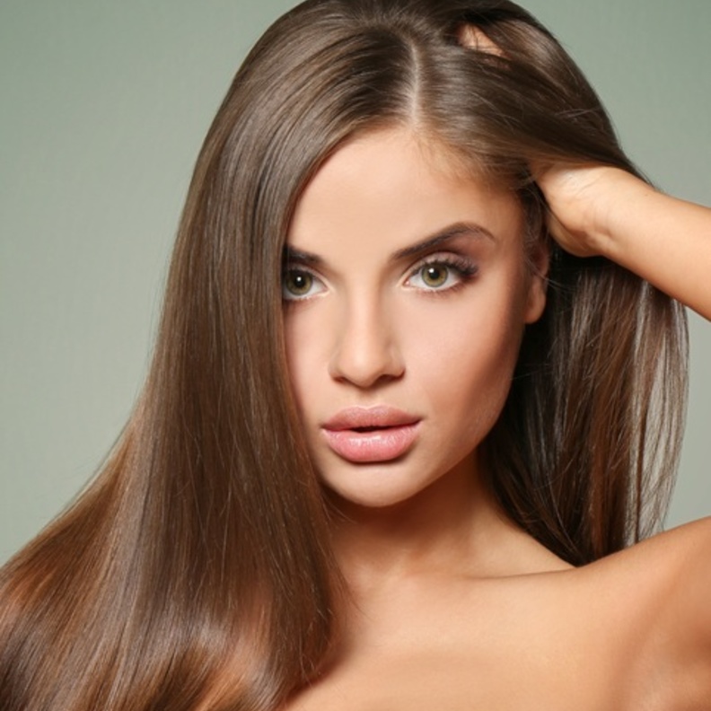 تعلمي طريقة عمل صبغة طبيعية للشعر بالنسكافيه والكاكاو