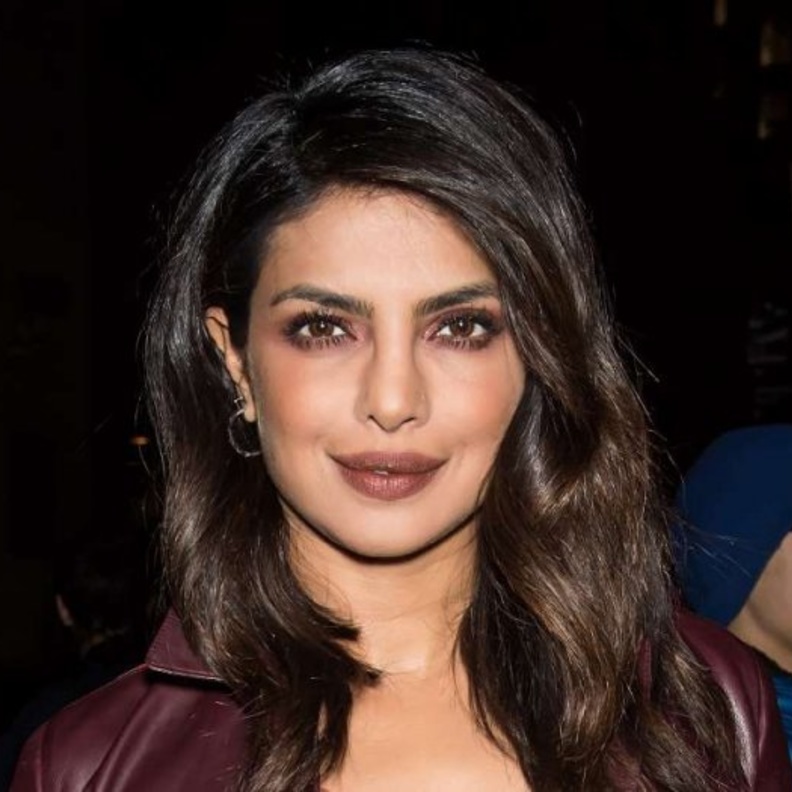 أيوشمان كورانا يدعم بريانكا تشوبرا