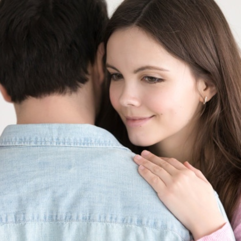 صفات المرأة التي يندم الرجل على الإنفصال عنها