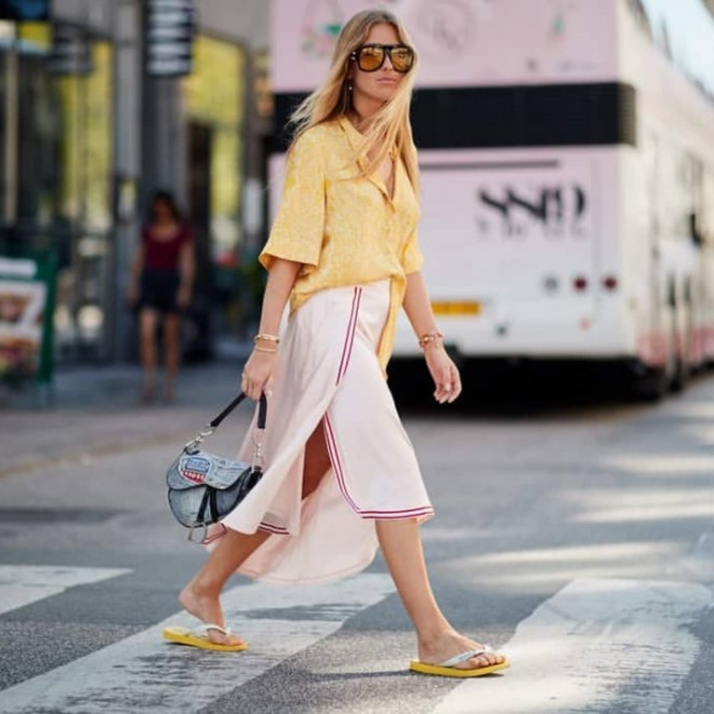 القميص المربع بخامات ملونة ومريحة