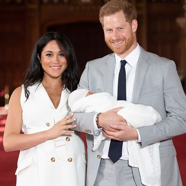 الأمير هاري وشقيقه يزوران قبر والدتهما بانتظام