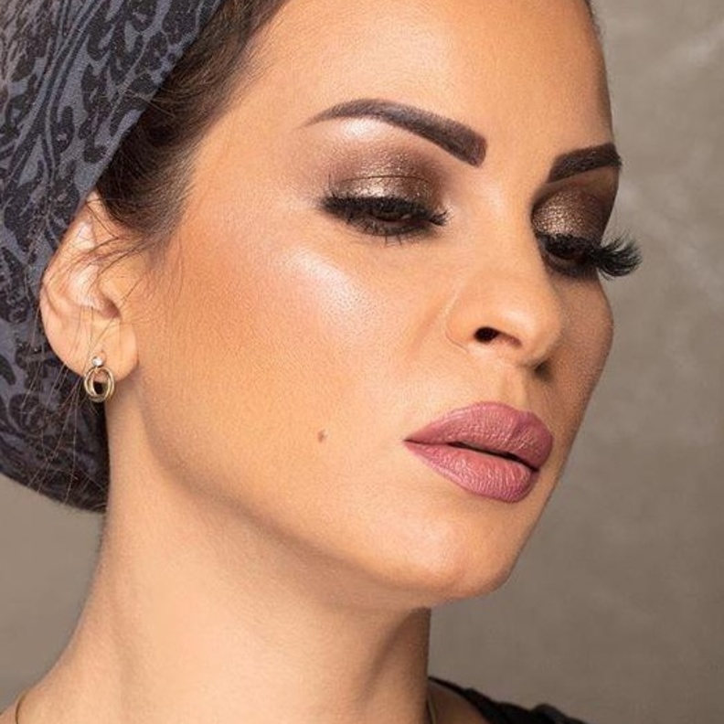 والدة حلا الترك تبدأ بالاهتمام بجمالها