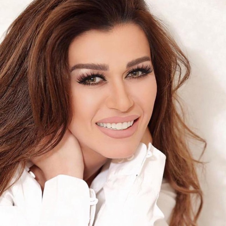 نادين الراسي تعلن عودتها للدراما