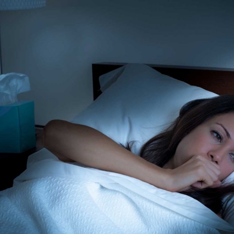 الجلوس بعد الإصابة بالشرقة يساهم في التخلص منها