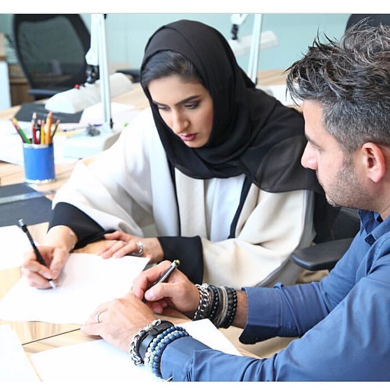 مجوهرات فاخرة من المصممة الإماراتية حمدة عبدالله.