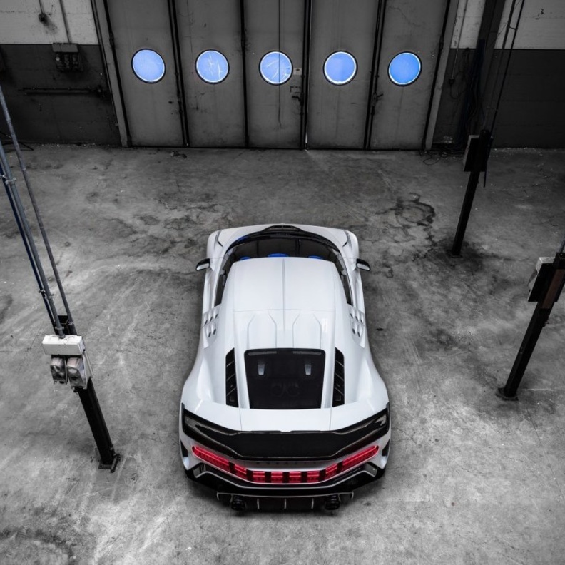 بورشه تايكان الكهربائية 2020