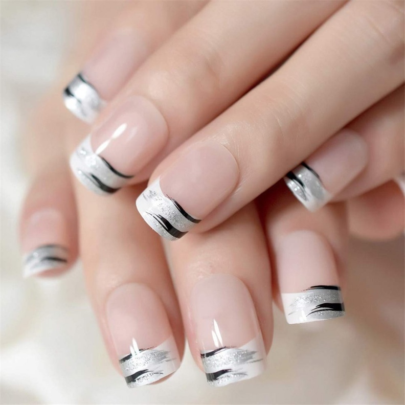 استخدمي الطبعات الطبيعية على أظافرك لموضة خريف 2019