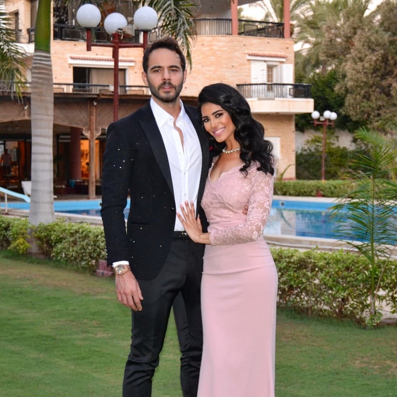 ولاء الشريف تعلن خطوبتها