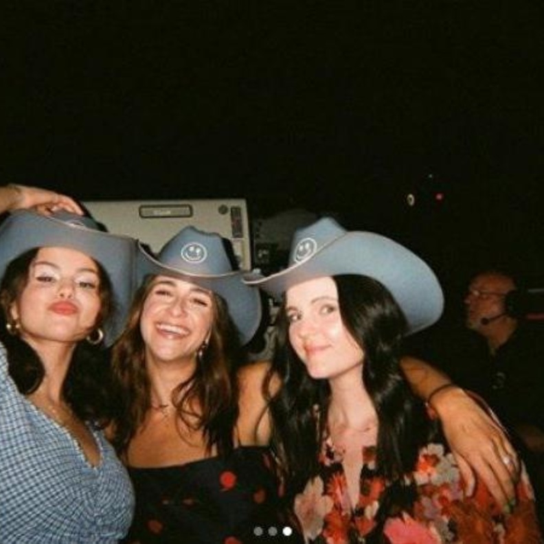 سيلينا جوميز في الأستوديو 