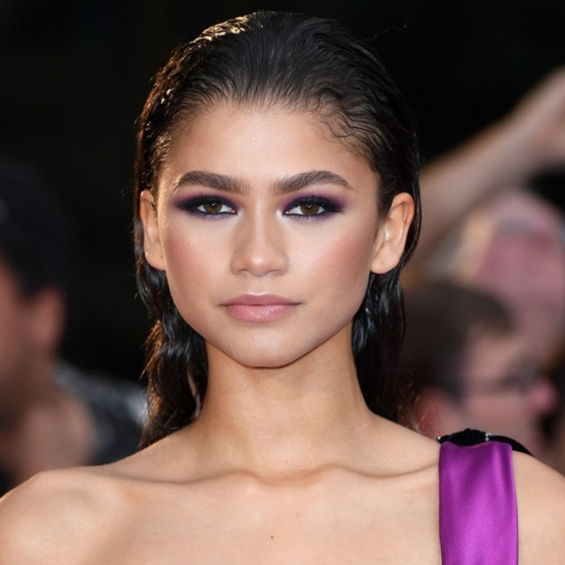 صبغات الشعر الأشقر مع الظلال الزرقاء من وحي زندايا