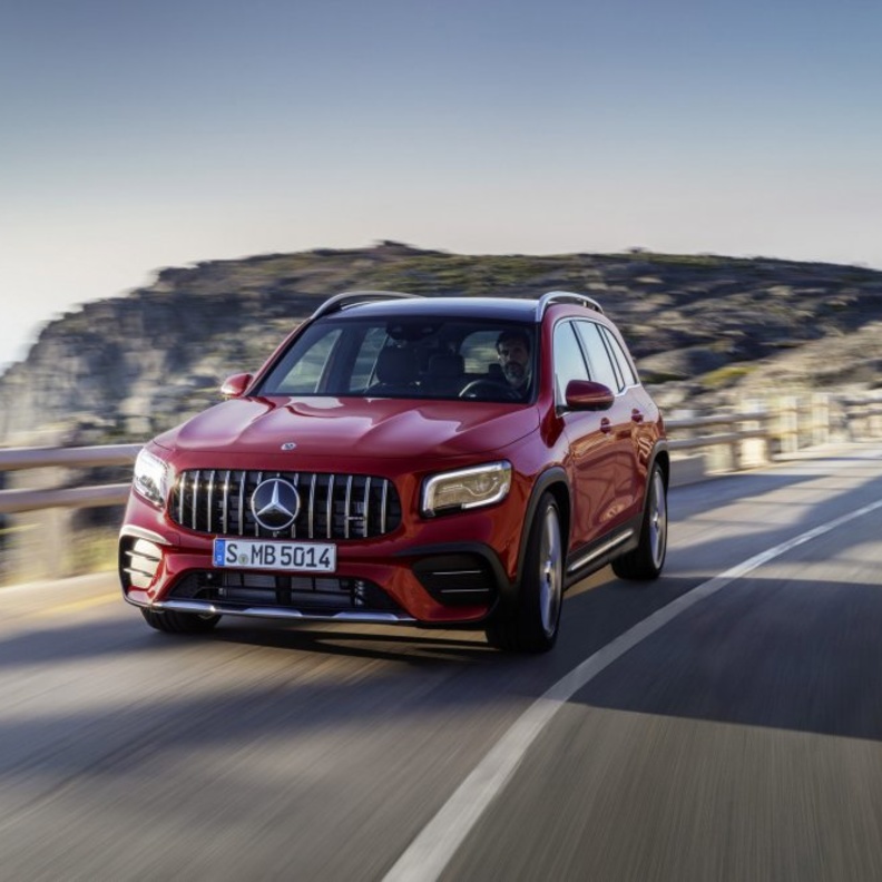 أستون مارتن تحدد موعد طرح DBX