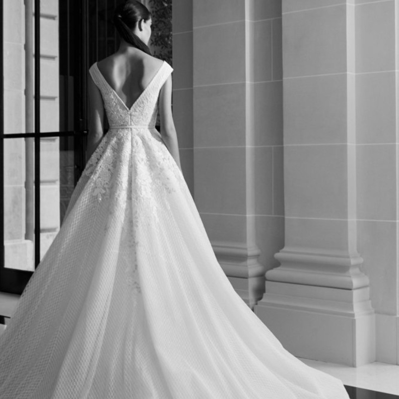 فستان مع ظهر مفتوح