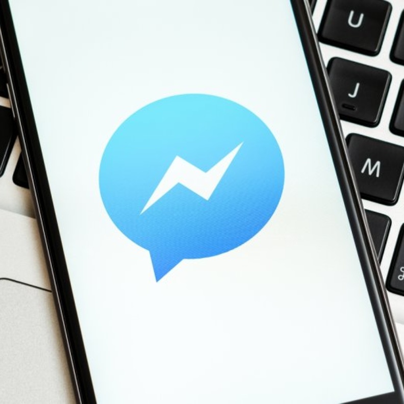 التغييرات الجديدة تشمل الإلغاء التدريجي لتبويب استكشف Discover في مسنجر