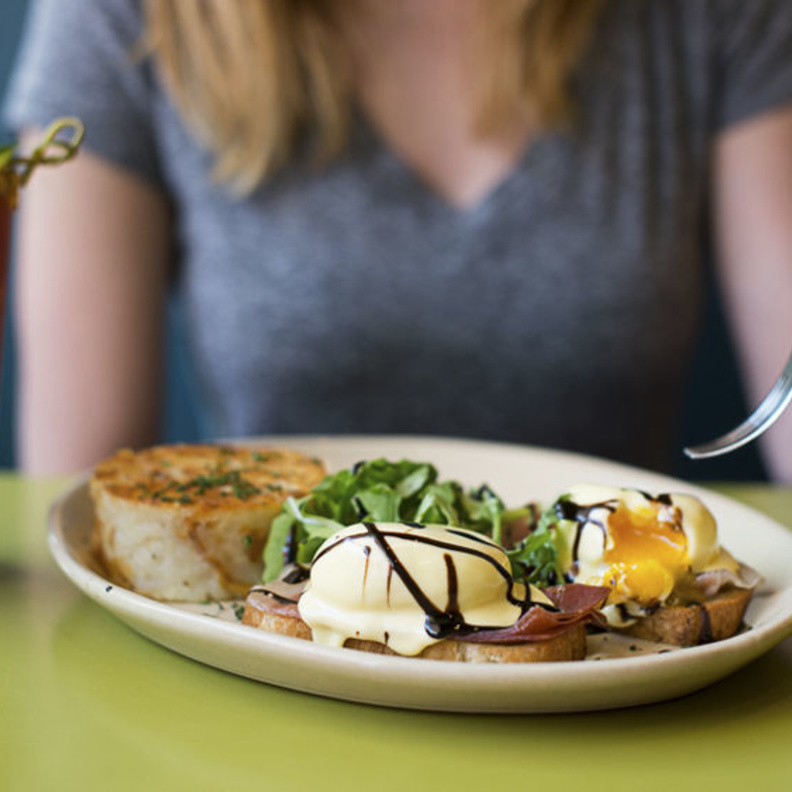 تناول الفطور في وقت متأخر خطر على الصحة