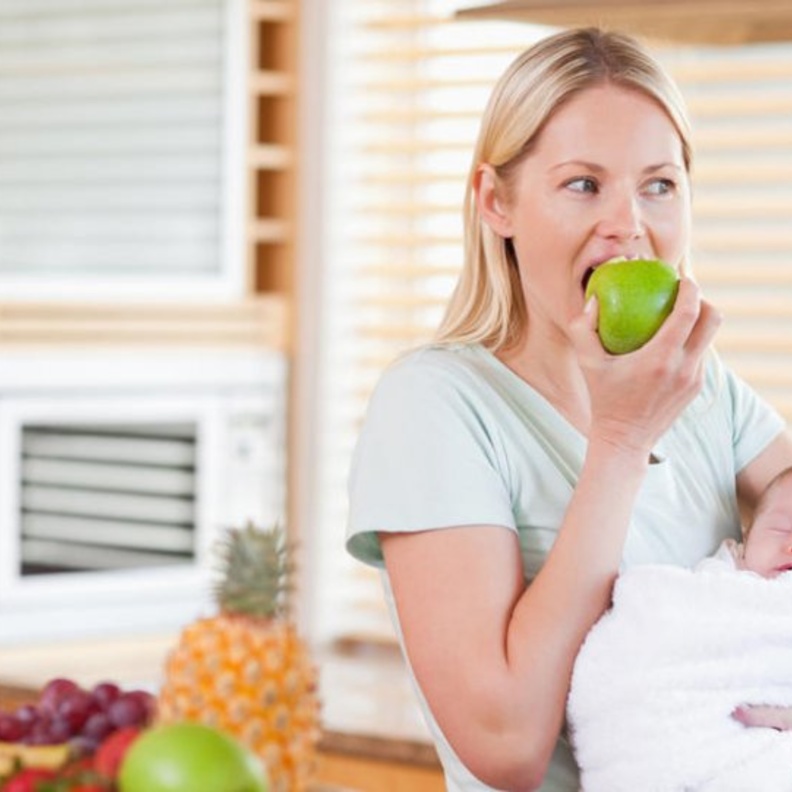 أفضل نظام غذائي للأم بعد الولادة