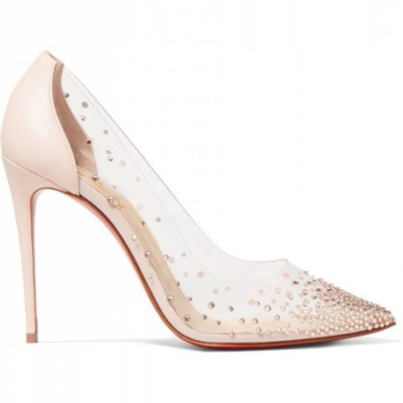 اختاري الأحذية الشفافة بقصة الميول الرائجة والعصرية