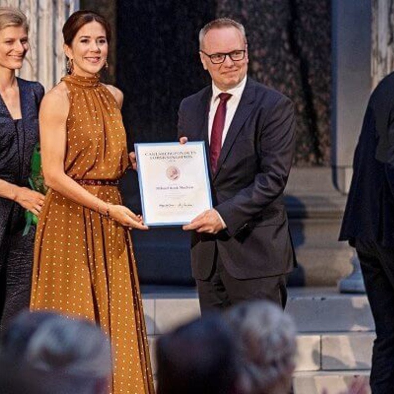 الأميرة ماري تسلم جوائز مؤسسة كارلسبرغ للأبحاث