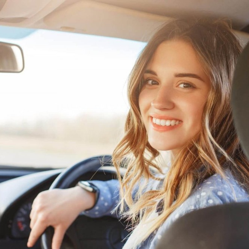 تعليم قيادة السيارة