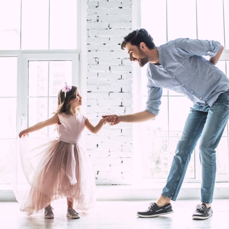 مناسبات هامة تخص الطفل لا يجب أن يتخلف الأب عنها