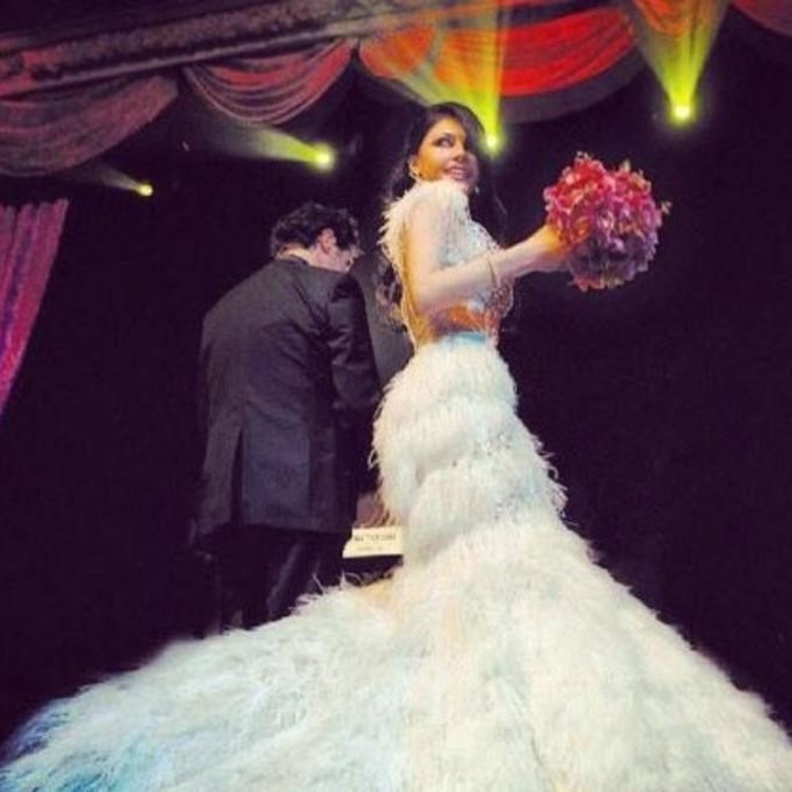 فستان زفاف هيفاء وهبي