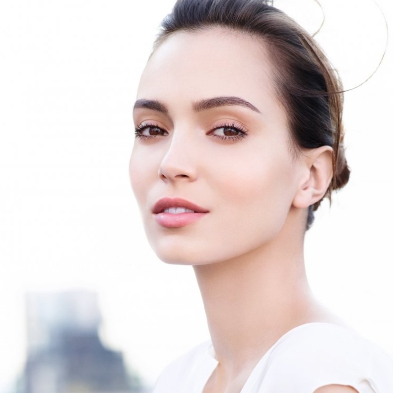 عالجي عينيك المنتفخة بشرائح من الخيار المبردة