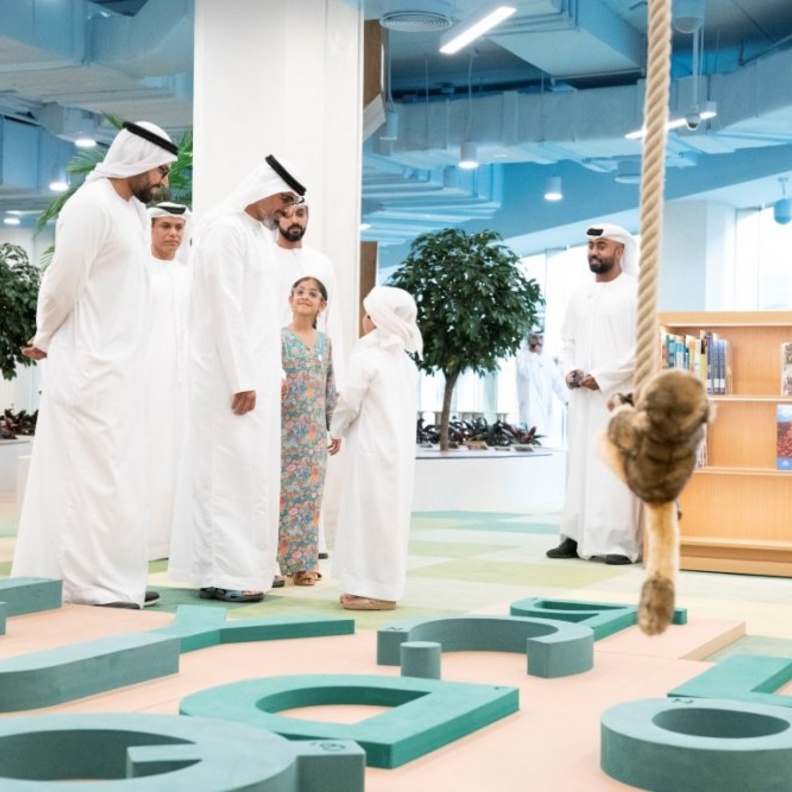 الشيخ خالد بن محمد بن زايد يفتتح المرافق الجديدة بالمجمّع الثقافي في أبوظبي