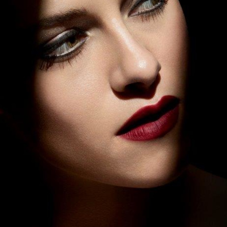 LE GEL PAILLETÉ جل شفاف ولامع