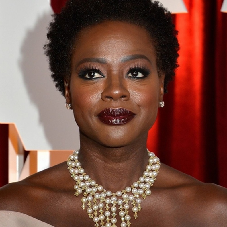  فايولا ديفيس بإطلالة ساحرة أحادية اللون في حفل جوائز بافتا لعام 2019