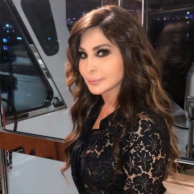 طليقة الراحل محمود عبد العزيز في ظهور نادر لها مع ابنيها