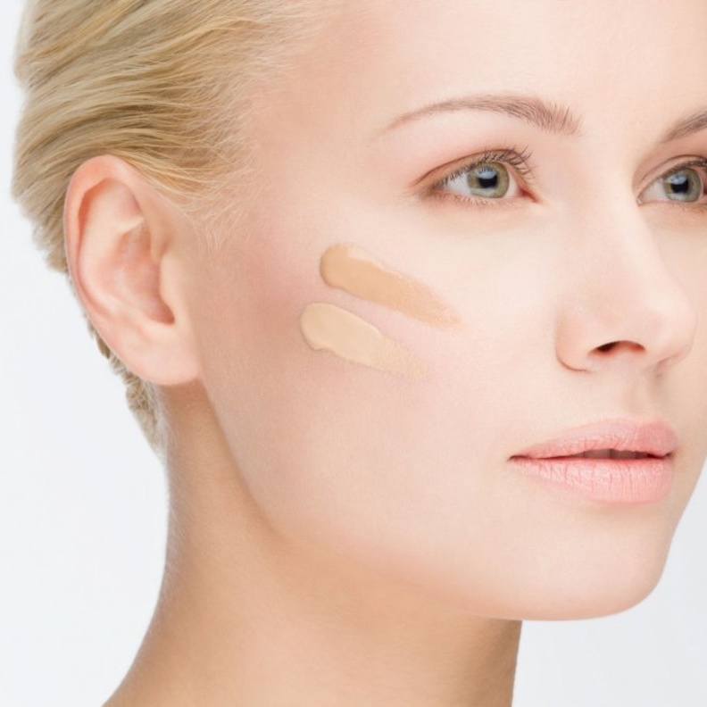 تعرفي على طرق تحديد درجة لون البشرة قبل شراء منتجات الوجه