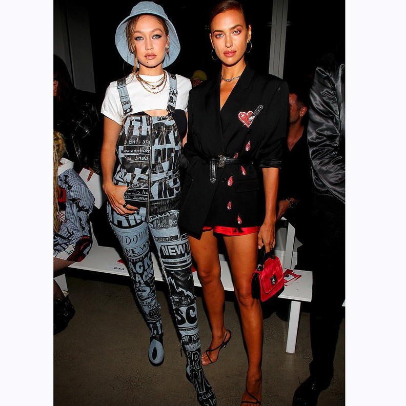 إطلالة ساحرة للجميلة Halima Aden بموضة اللون الأسود