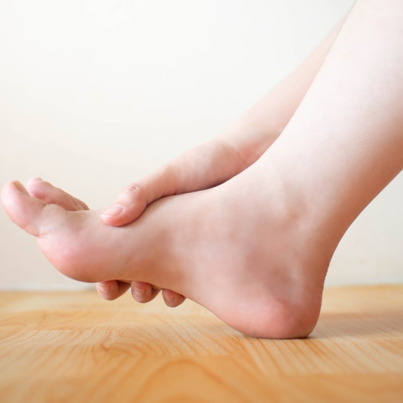 اسباب مسمار القدم وطرق علاجه