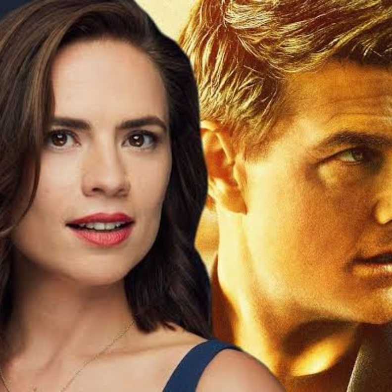 هايلي اتويل و توم كروز 