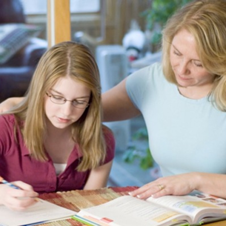 نصائح للأمهات لتسهيل الدراسة على الأبناء