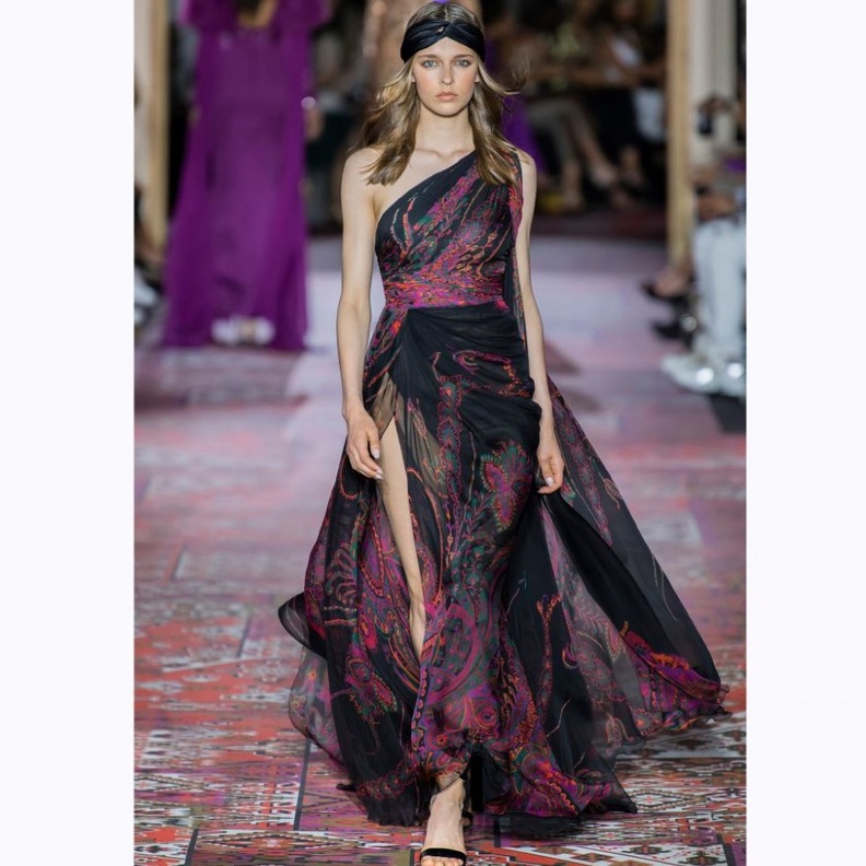 فستان من alexandre vauthier