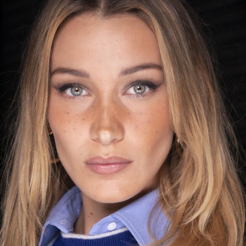  رسمات آيلاينر خضراء مبعثرة من Ulla Johnson