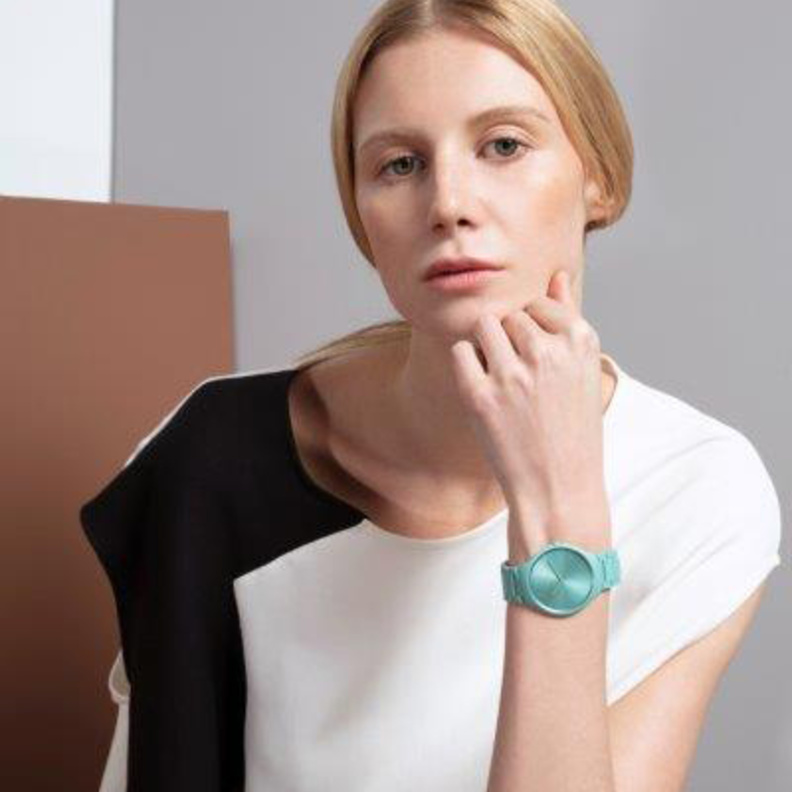  ساعة True Thinline Les CouleursTM Le Corbusier 